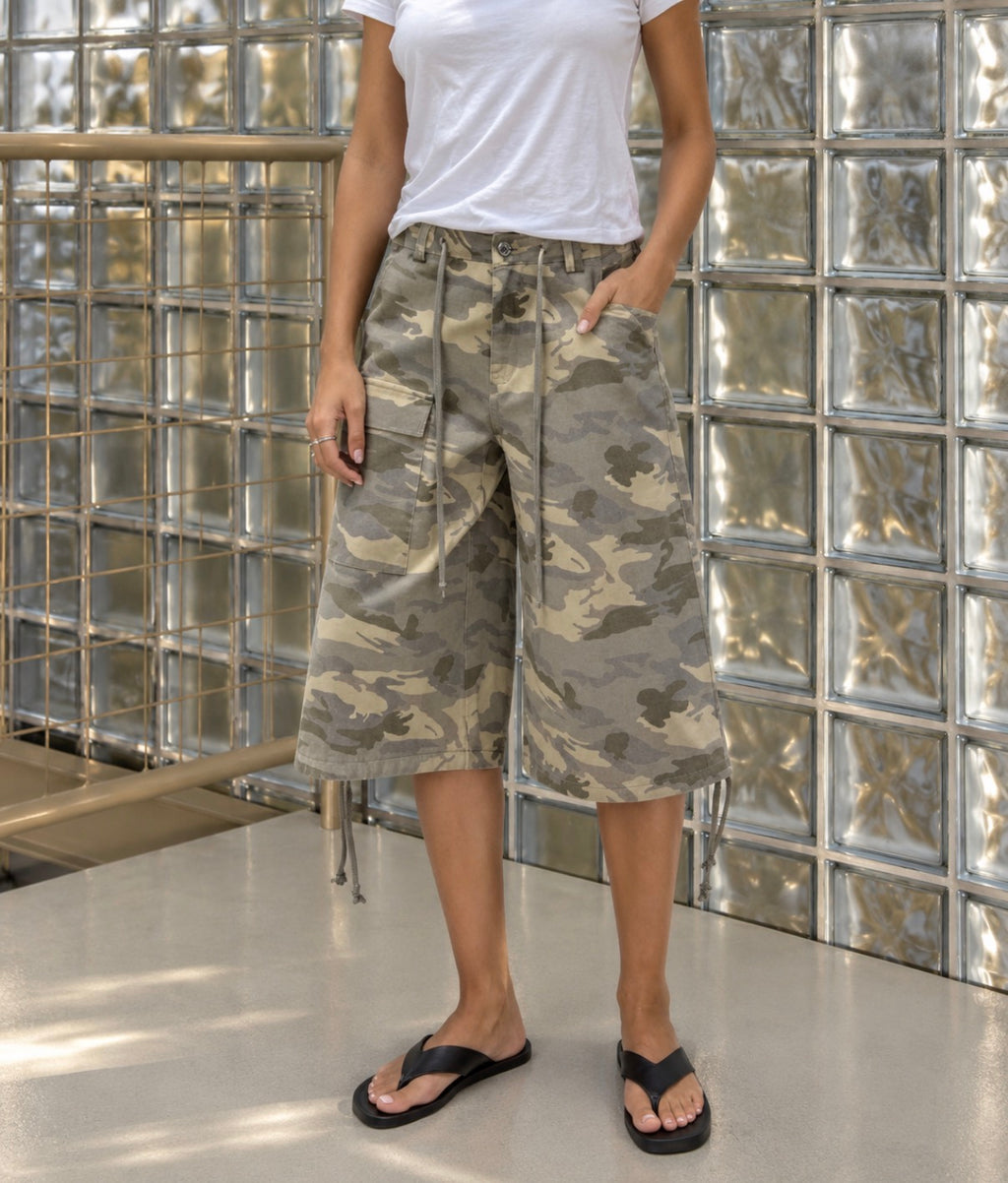 Camouflage Denim Capri Jorts – Y2K Baggy Cargo Shorts